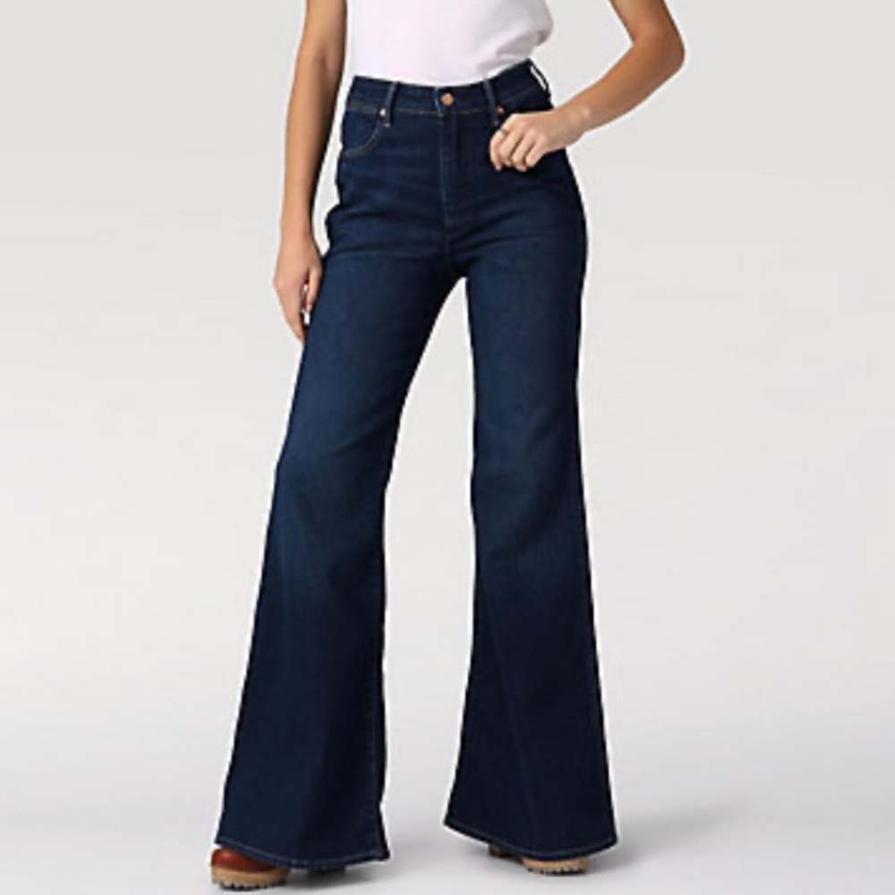 Wrangler Wanderer High Rise Flare Jeans Size 25